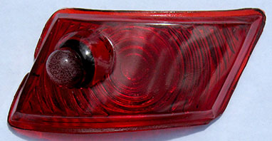 1940 Sedan Right tail light lens - Click Image to Close