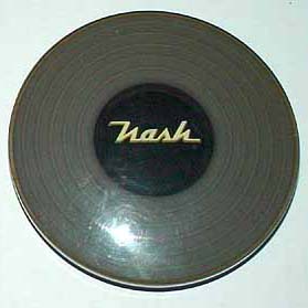1940 Nash Statesman round horn button - Click Image to Close